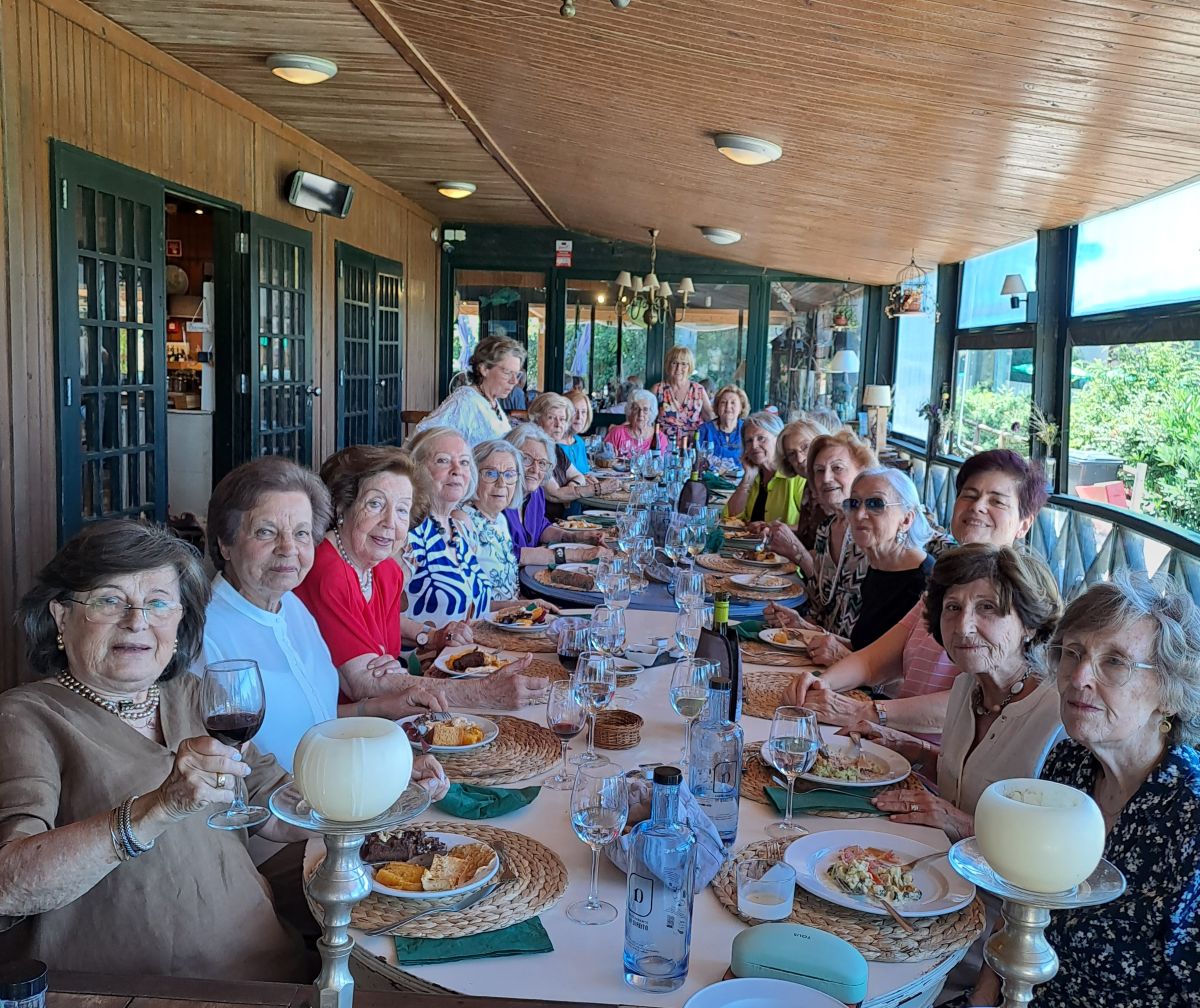 Almoço de despedida para férias